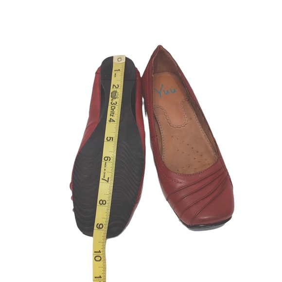 Yuu women's Franca slip on low heel wedge casual loafer red shoes size 7.5M - Picture 7 of 10